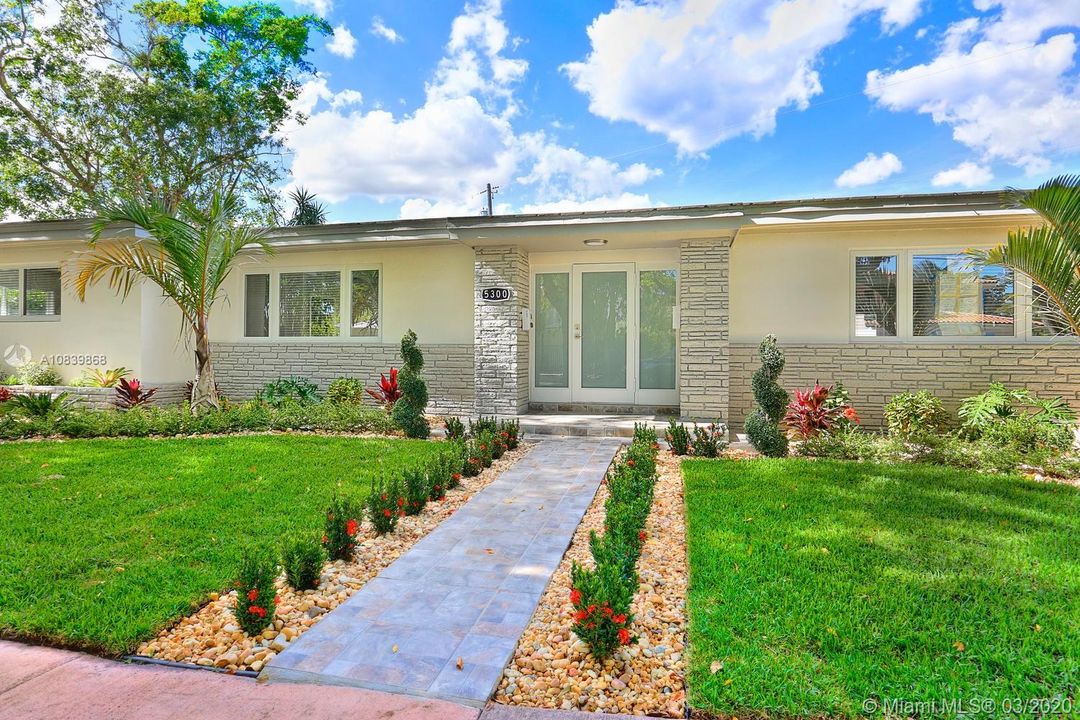 Recientemente alquilado: $3,000 (2 camas, 2 baños, 1400 Pies cuadrados)