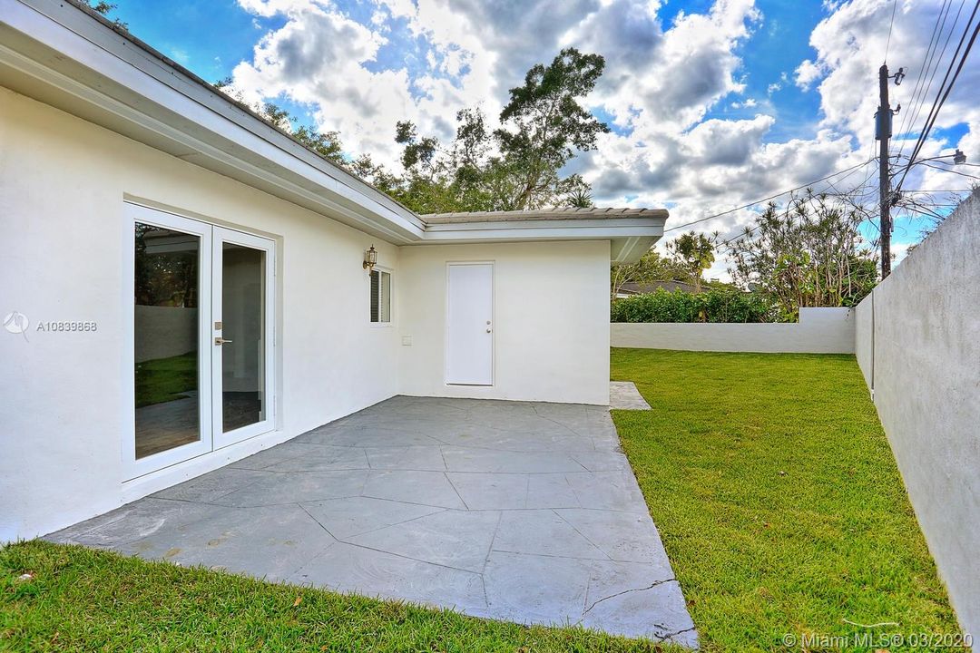 Recientemente alquilado: $3,000 (2 camas, 2 baños, 1400 Pies cuadrados)