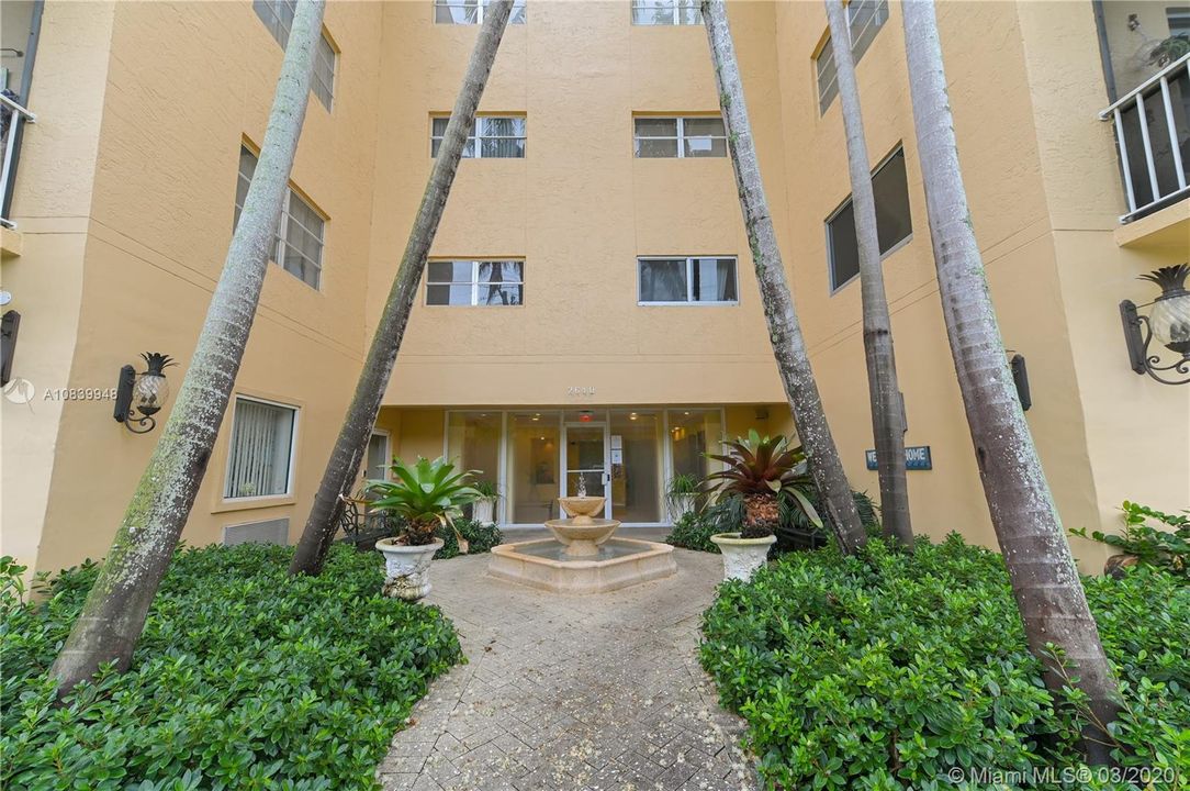 Recently Sold: $160,000 (1 beds, 1 baths, 1010 Square Feet)