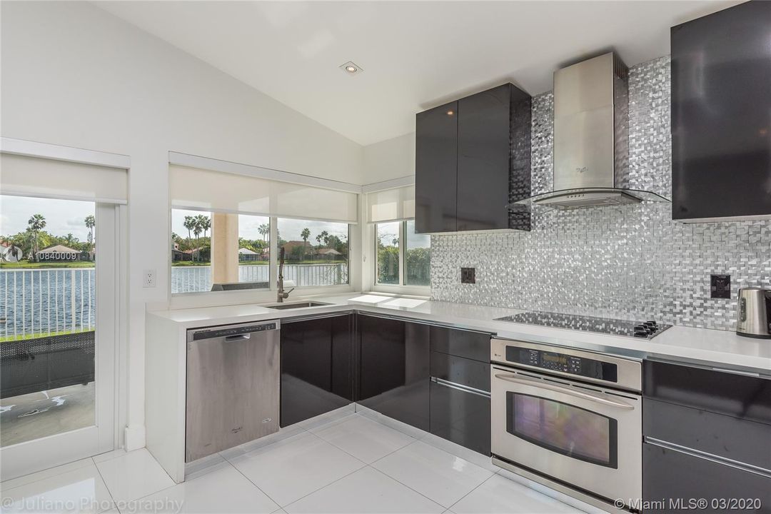 Recently Rented: $3,300 (3 beds, 2 baths, 1856 Square Feet)