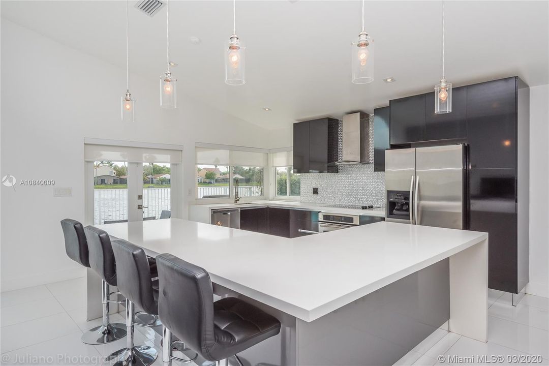 Recently Rented: $3,300 (3 beds, 2 baths, 1856 Square Feet)