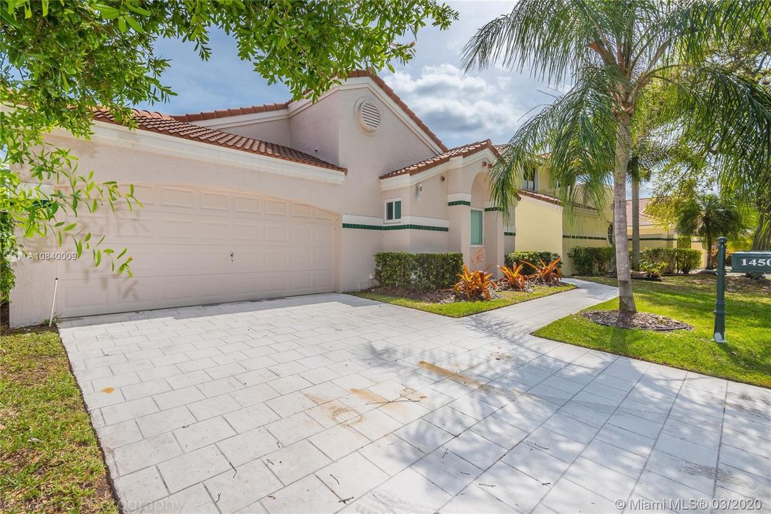 Recently Rented: $3,300 (3 beds, 2 baths, 1856 Square Feet)