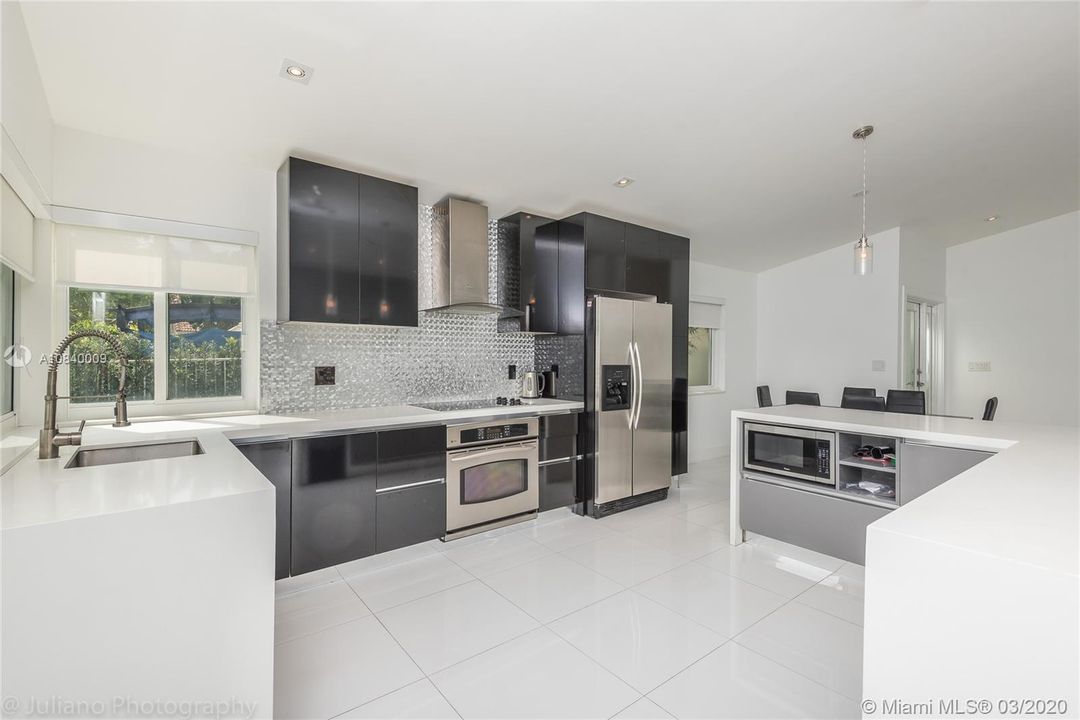 Recently Rented: $3,300 (3 beds, 2 baths, 1856 Square Feet)