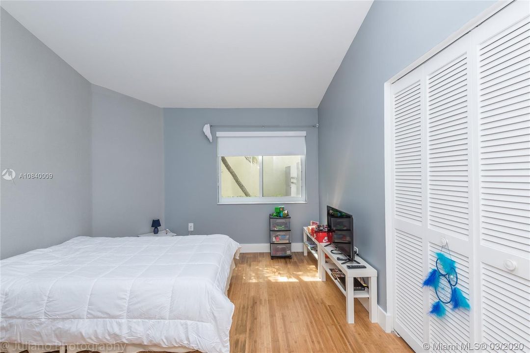 Recently Rented: $3,300 (3 beds, 2 baths, 1856 Square Feet)