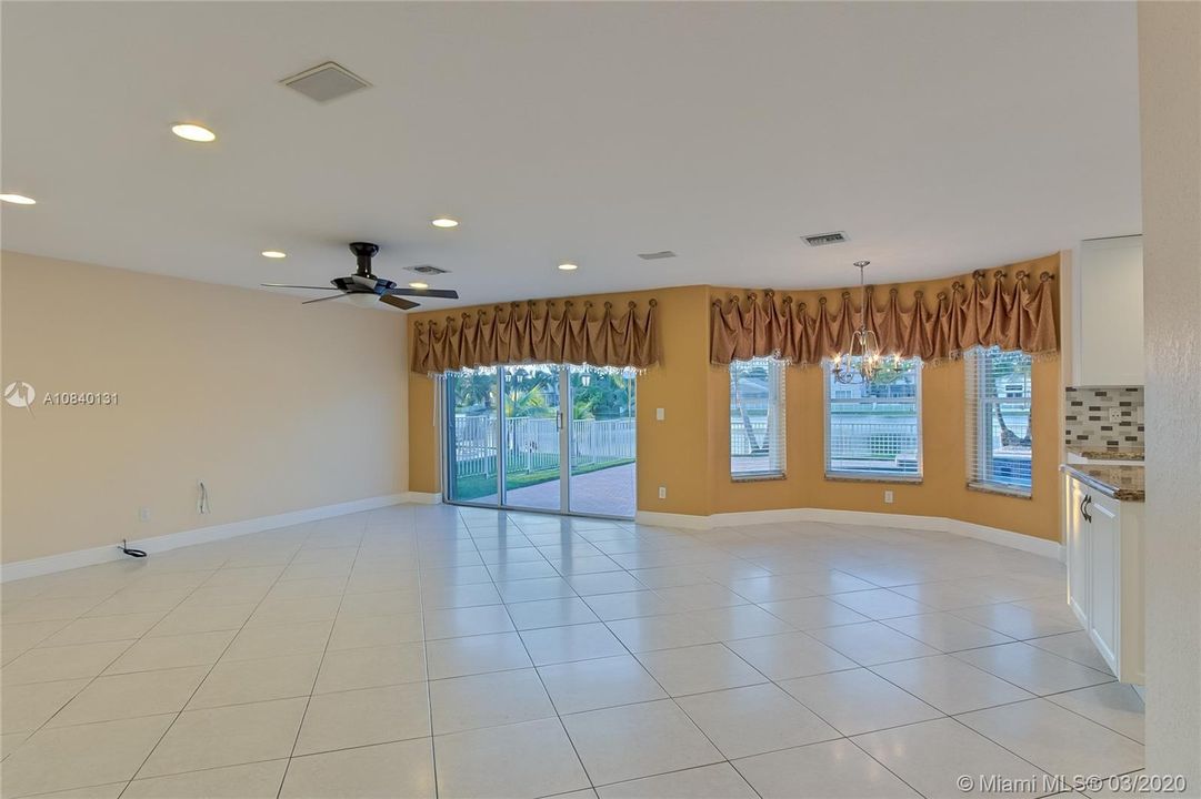 Recently Rented: $3,700 (5 beds, 3 baths, 3417 Square Feet)