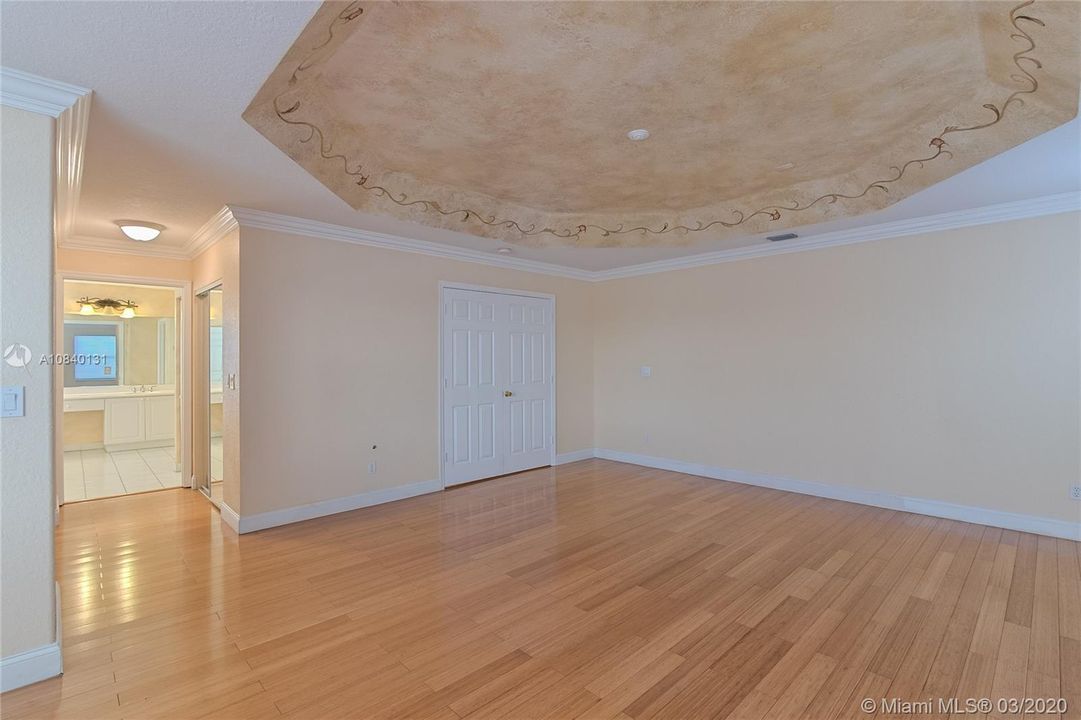 Recently Rented: $3,700 (5 beds, 3 baths, 3417 Square Feet)
