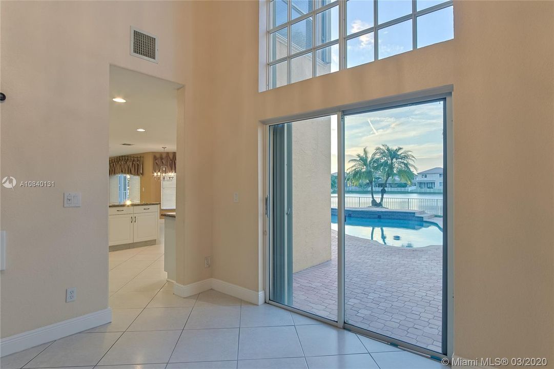Recently Rented: $3,700 (5 beds, 3 baths, 3417 Square Feet)