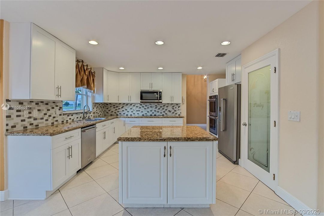 Recently Rented: $3,700 (5 beds, 3 baths, 3417 Square Feet)