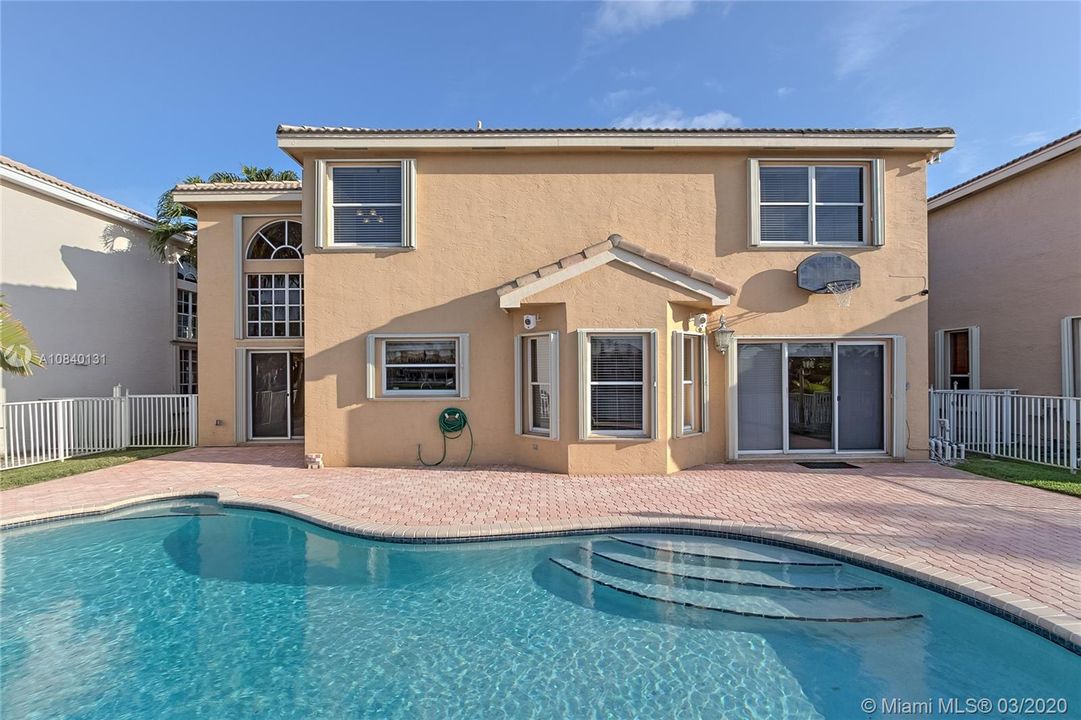 Recently Rented: $3,700 (5 beds, 3 baths, 3417 Square Feet)