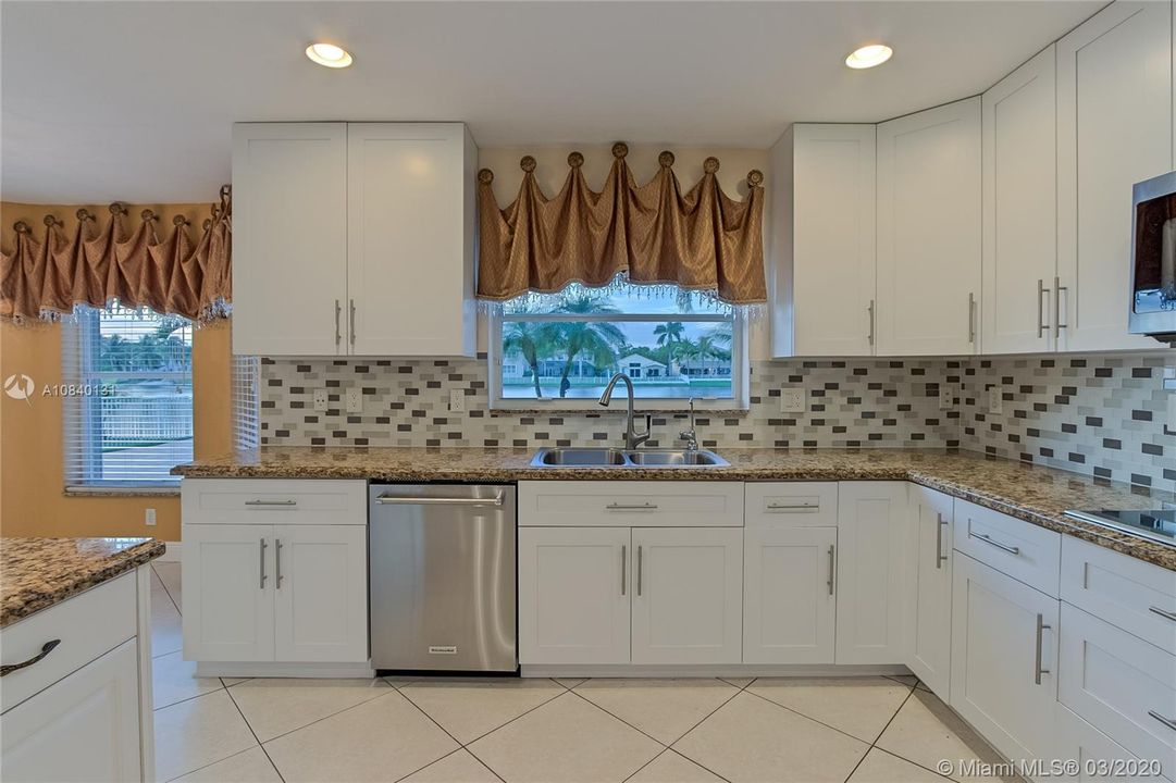 Recently Rented: $3,700 (5 beds, 3 baths, 3417 Square Feet)