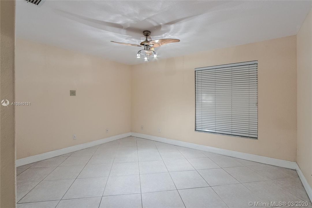 Recently Rented: $3,700 (5 beds, 3 baths, 3417 Square Feet)
