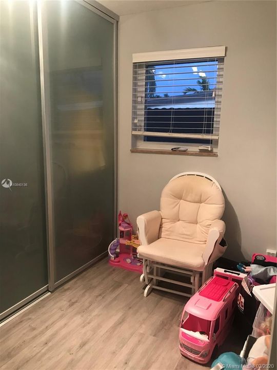 Vendido Recientemente: $439,000 (3 camas, 2 baños, 1598 Pies cuadrados)