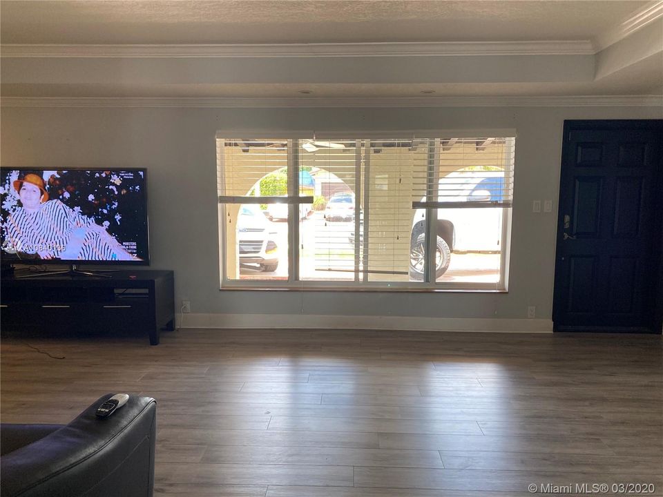 Vendido Recientemente: $439,000 (3 camas, 2 baños, 1598 Pies cuadrados)