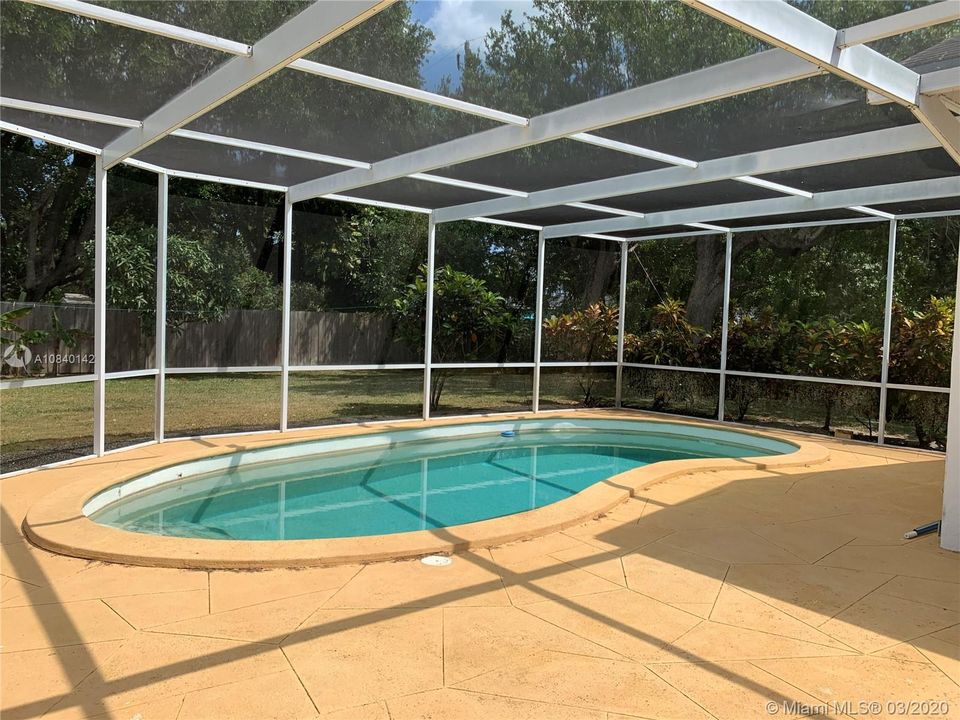 Vendido Recientemente: $349,000 (2 camas, 2 baños, 1403 Pies cuadrados)