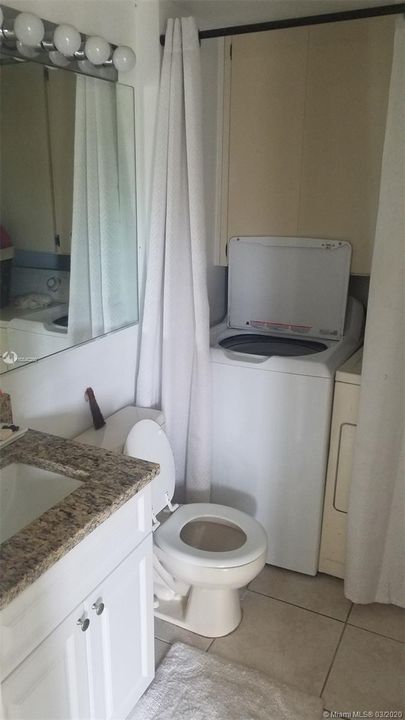 Недавно продано: $119,000 (2 спален, 2 ванн, 1318 Квадратных фут)