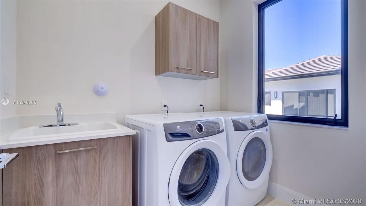 Vendido Recientemente: $1,514,990 (4 camas, 4 baños, 0 Pies cuadrados)