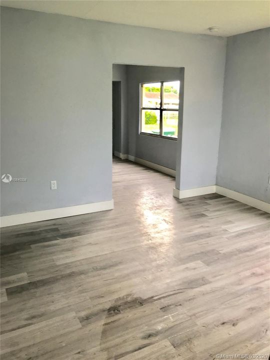 Recently Sold: $0 (3 beds, 1 baths, 920 Square Feet)