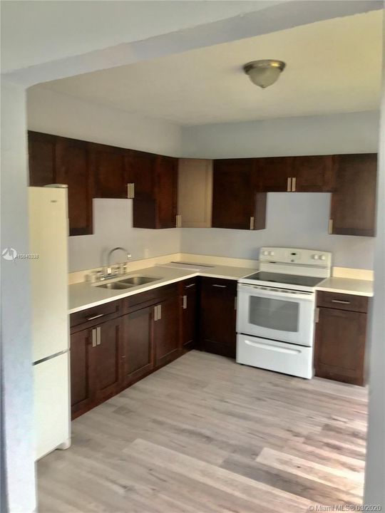 Recently Sold: $0 (3 beds, 1 baths, 920 Square Feet)