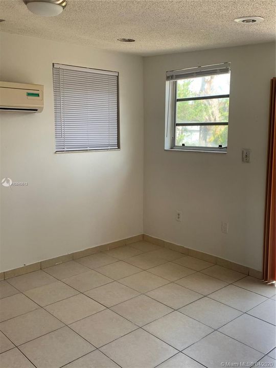 Recently Rented: $800 (1 beds, 1 baths, 230 Square Feet)
