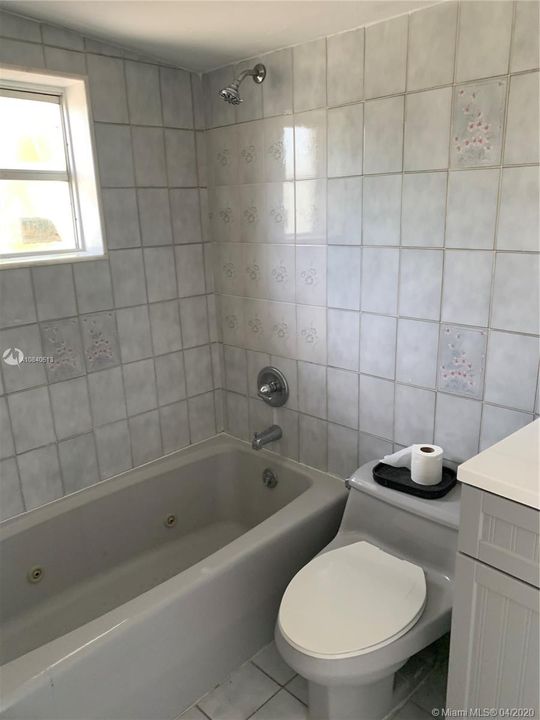 Недавно арендовано: $800 (1 спален, 1 ванн, 230 Квадратных фут)