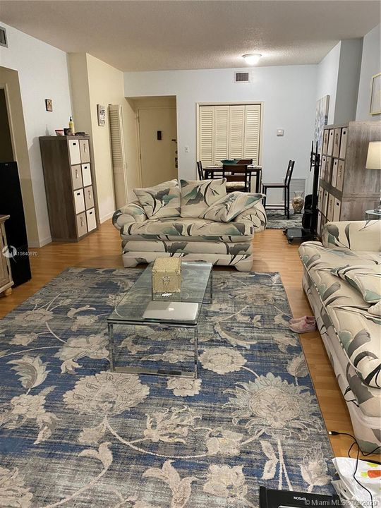 Recently Sold: $85,900 (1 beds, 1 baths, 844 Square Feet)