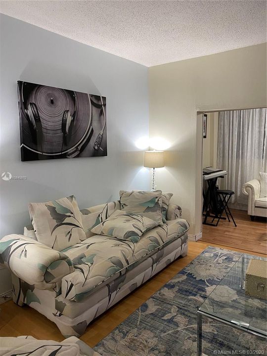 Recently Sold: $85,900 (1 beds, 1 baths, 844 Square Feet)