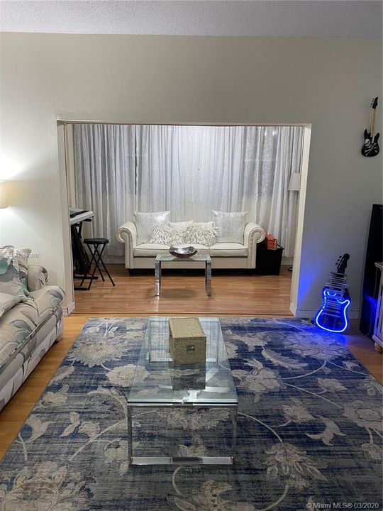 Recently Sold: $85,900 (1 beds, 1 baths, 844 Square Feet)