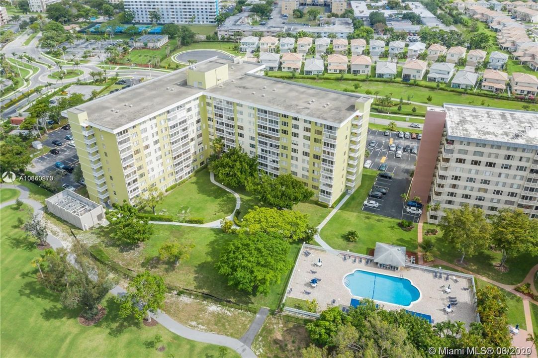 Recently Sold: $85,900 (1 beds, 1 baths, 844 Square Feet)