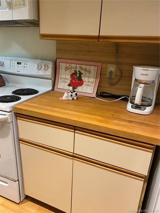 Recently Sold: $85,900 (1 beds, 1 baths, 844 Square Feet)