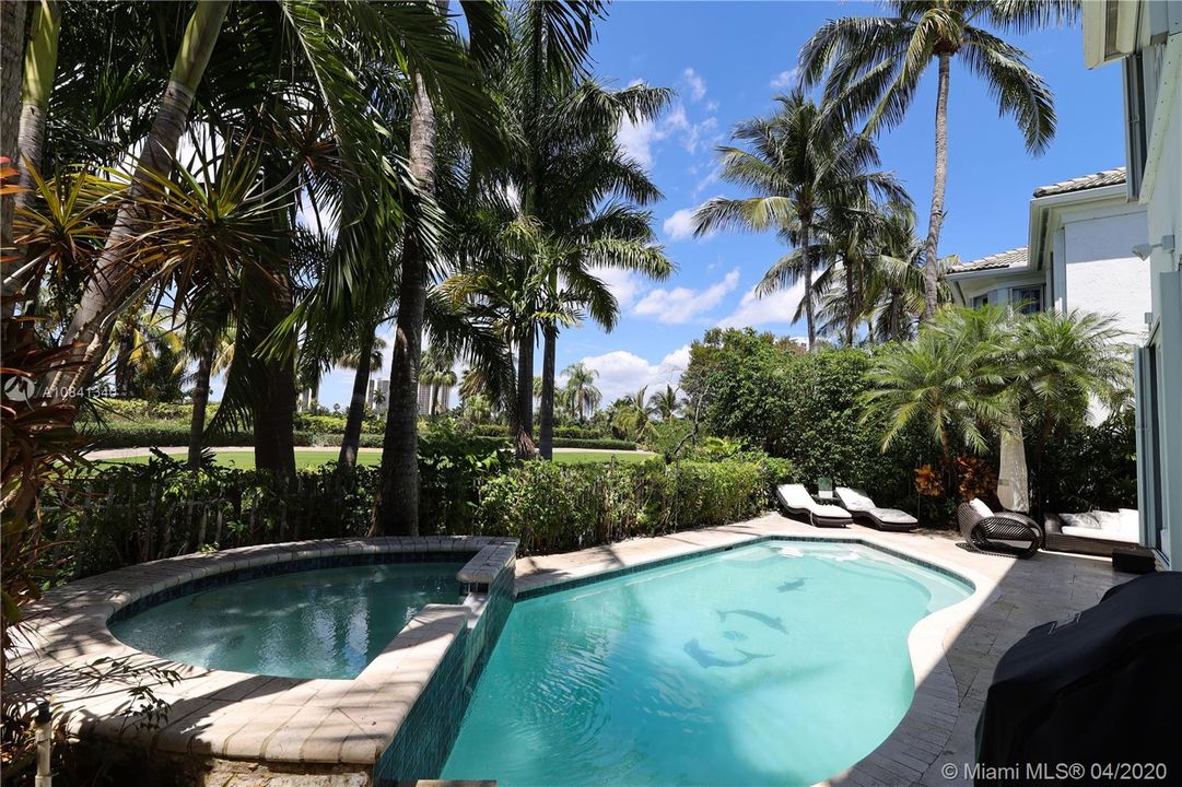 Recently Sold: $1,390,000 (4 beds, 2 baths, 2481 Square Feet)