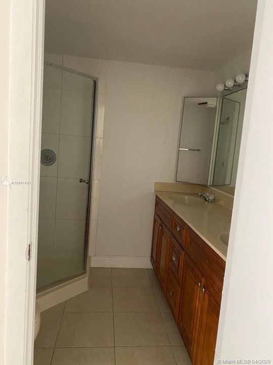 Недавно продано: $129,500 (2 спален, 2 ванн, 1318 Квадратных фут)