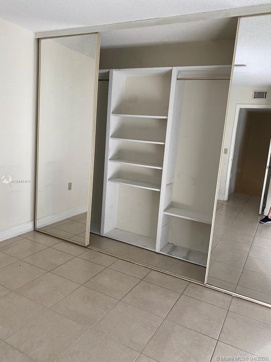 Недавно продано: $129,500 (2 спален, 2 ванн, 1318 Квадратных фут)