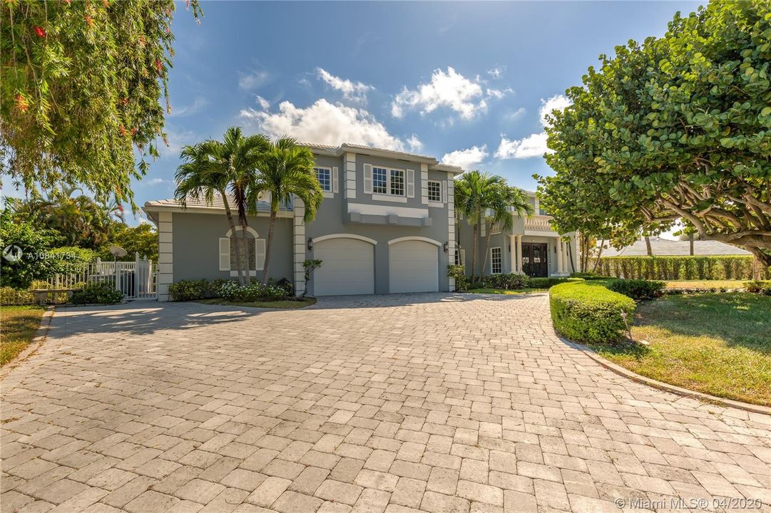 Recently Sold: $1,874,000 (4 beds, 4 baths, 5064 Square Feet)