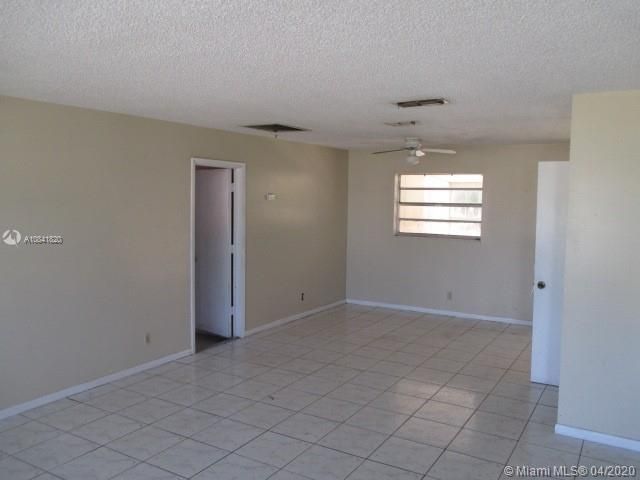 Vendido Recientemente: $194,900 (3 camas, 2 baños, 1344 Pies cuadrados)