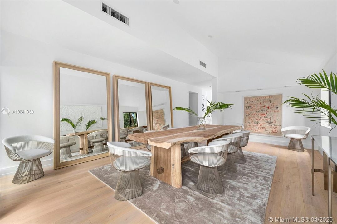 Recently Rented: $25,000 (4 beds, 4 baths, 4902 Square Feet)