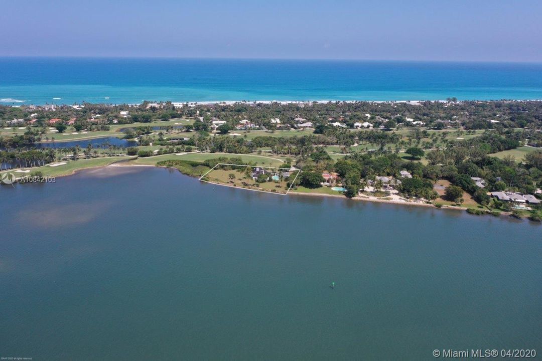 Vendido Recientemente: $5,395,000 (1.60 acres)