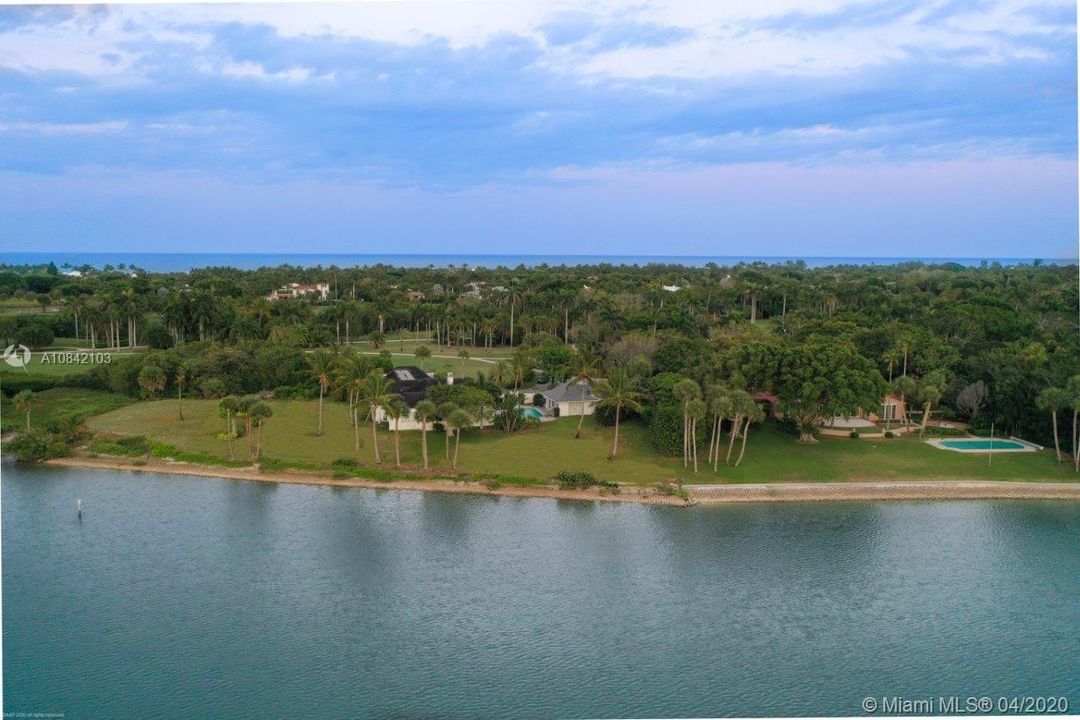 Vendido Recientemente: $5,395,000 (1.60 acres)