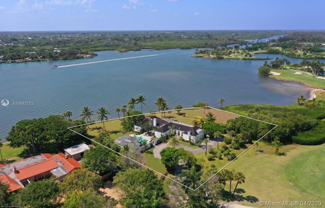 Vendido Recientemente: $5,395,000 (1.60 acres)