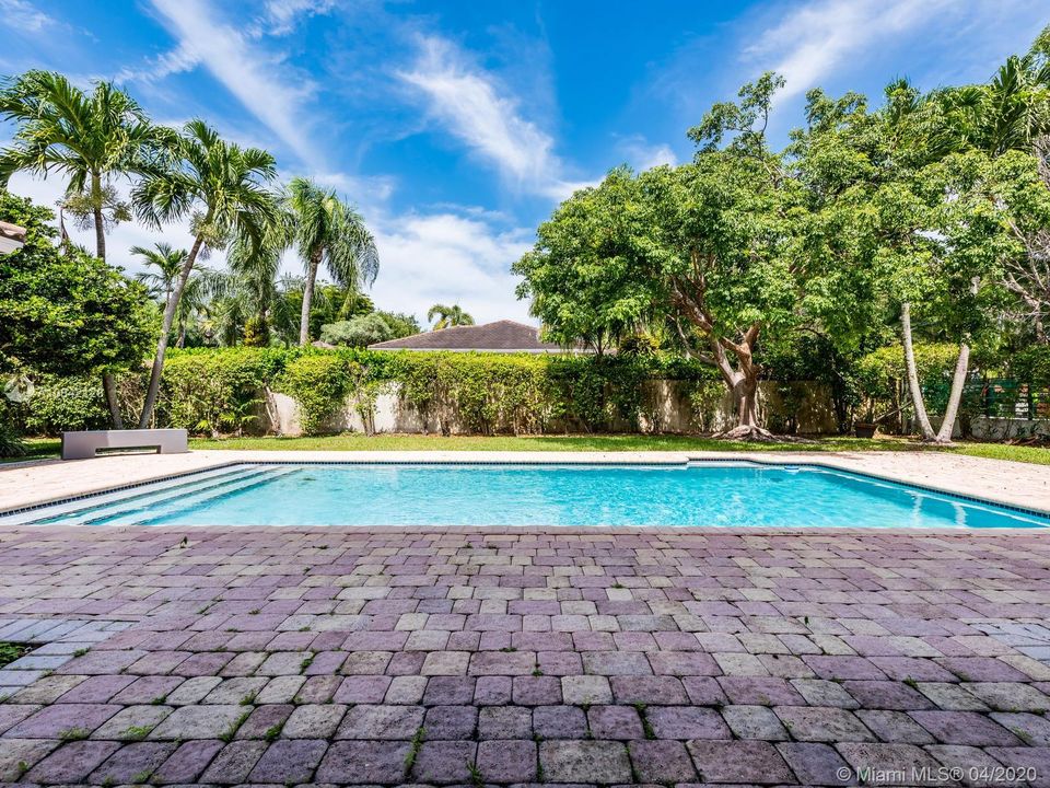 Recientemente alquilado: $7,200 (5 camas, 4 baños, 3396 Pies cuadrados)