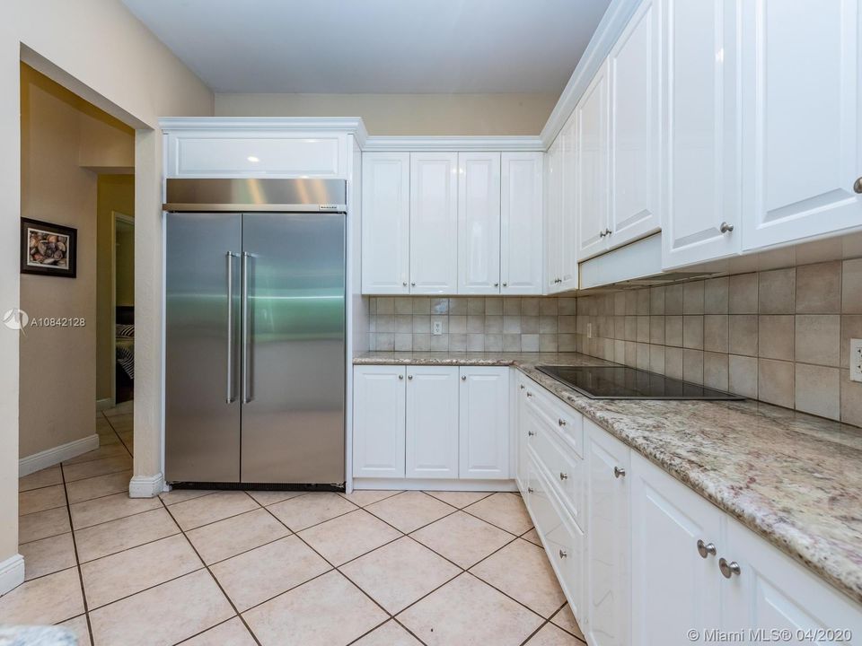 Recientemente alquilado: $7,200 (5 camas, 4 baños, 3396 Pies cuadrados)