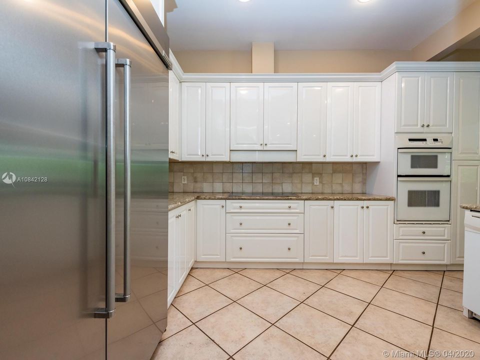 Recientemente alquilado: $7,200 (5 camas, 4 baños, 3396 Pies cuadrados)