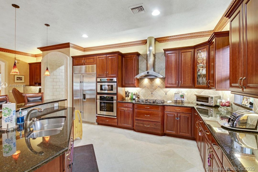 Recently Sold: $800,000 (4 beds, 3 baths, 3960 Square Feet)