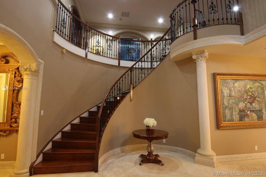 Recently Sold: $800,000 (4 beds, 3 baths, 3960 Square Feet)