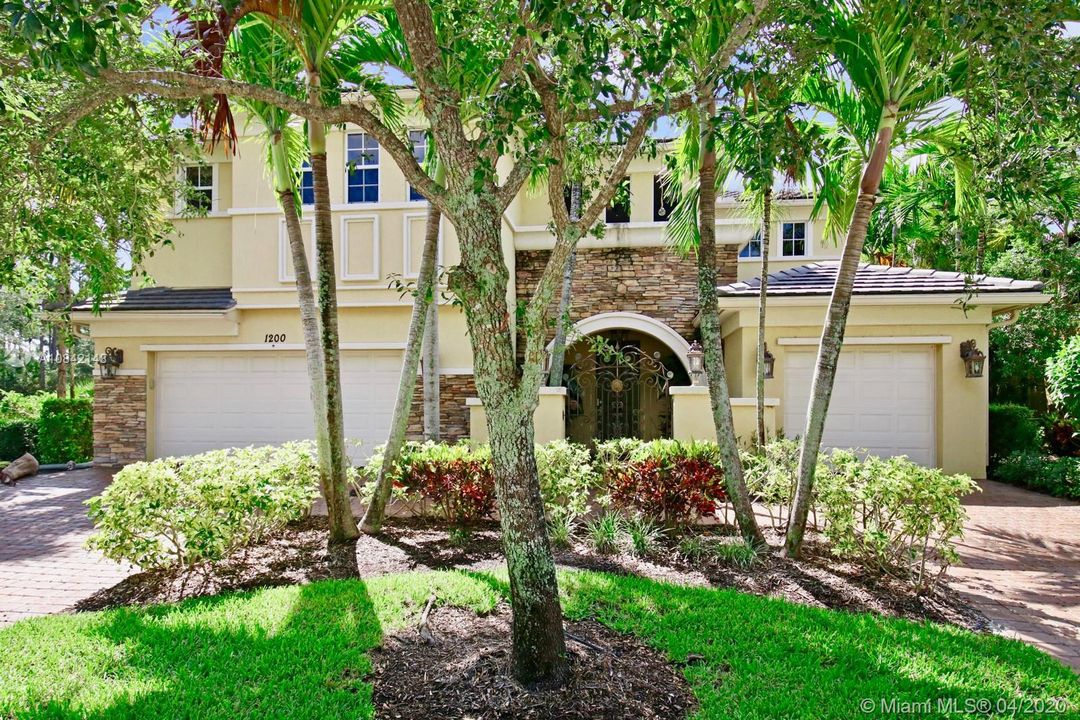 Recently Sold: $800,000 (4 beds, 3 baths, 3960 Square Feet)