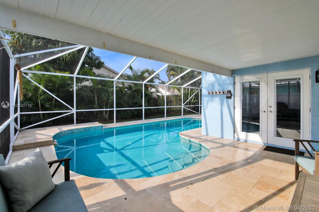 Recently Sold: $399,900 (3 beds, 2 baths, 1370 Square Feet)