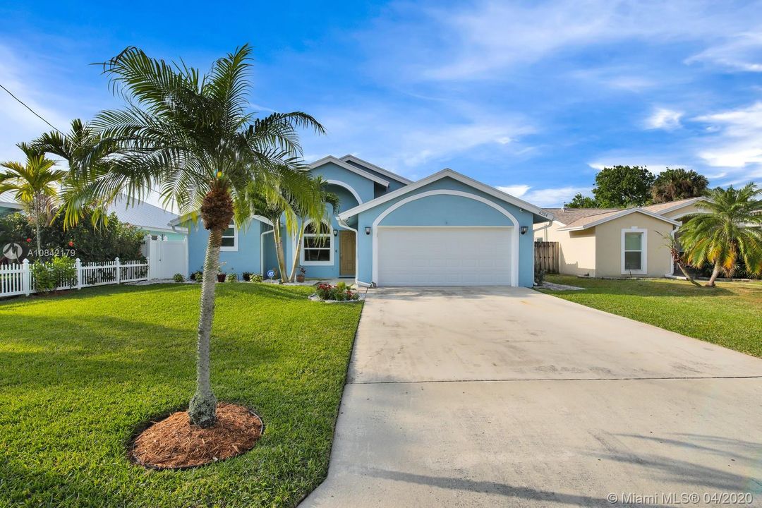 Recently Sold: $399,900 (3 beds, 2 baths, 1370 Square Feet)