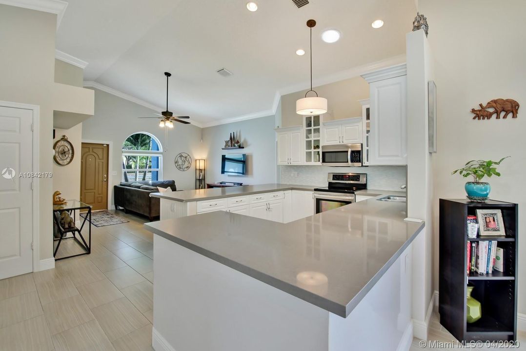 Recently Sold: $399,900 (3 beds, 2 baths, 1370 Square Feet)