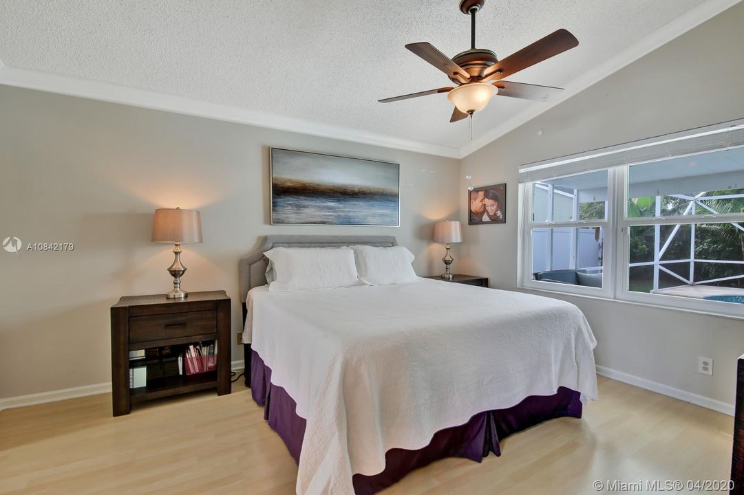 Recently Sold: $399,900 (3 beds, 2 baths, 1370 Square Feet)