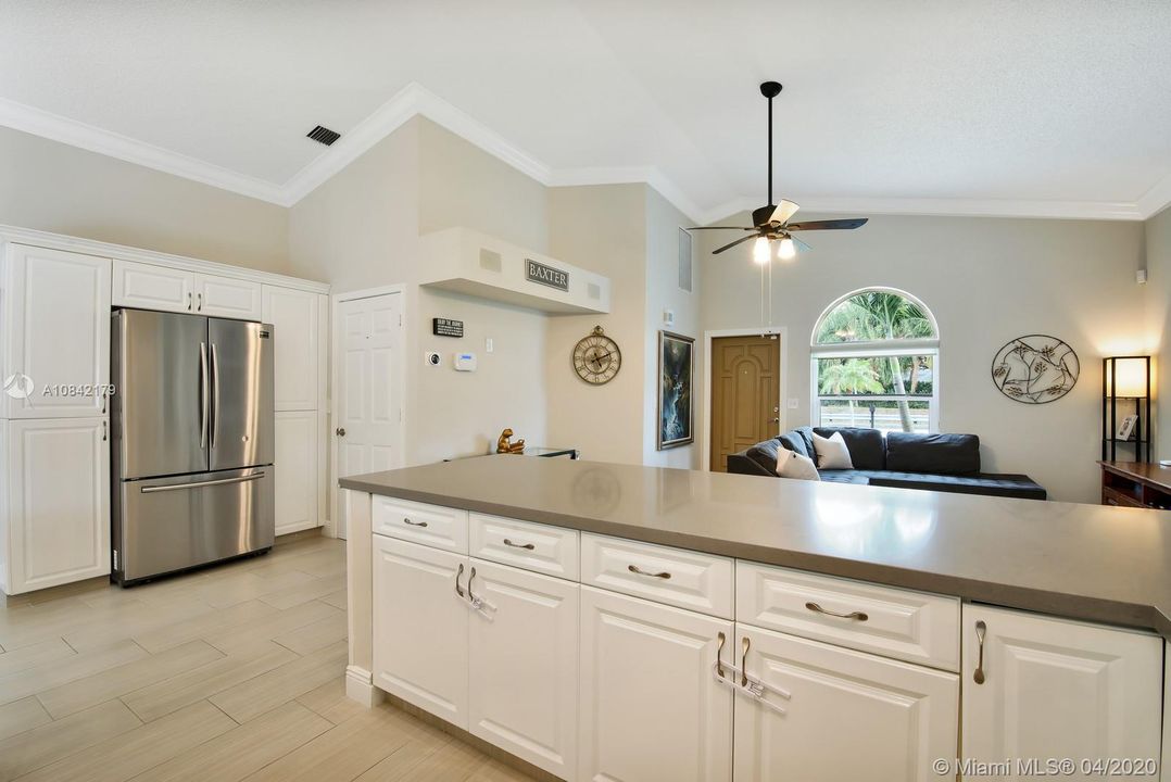 Recently Sold: $399,900 (3 beds, 2 baths, 1370 Square Feet)