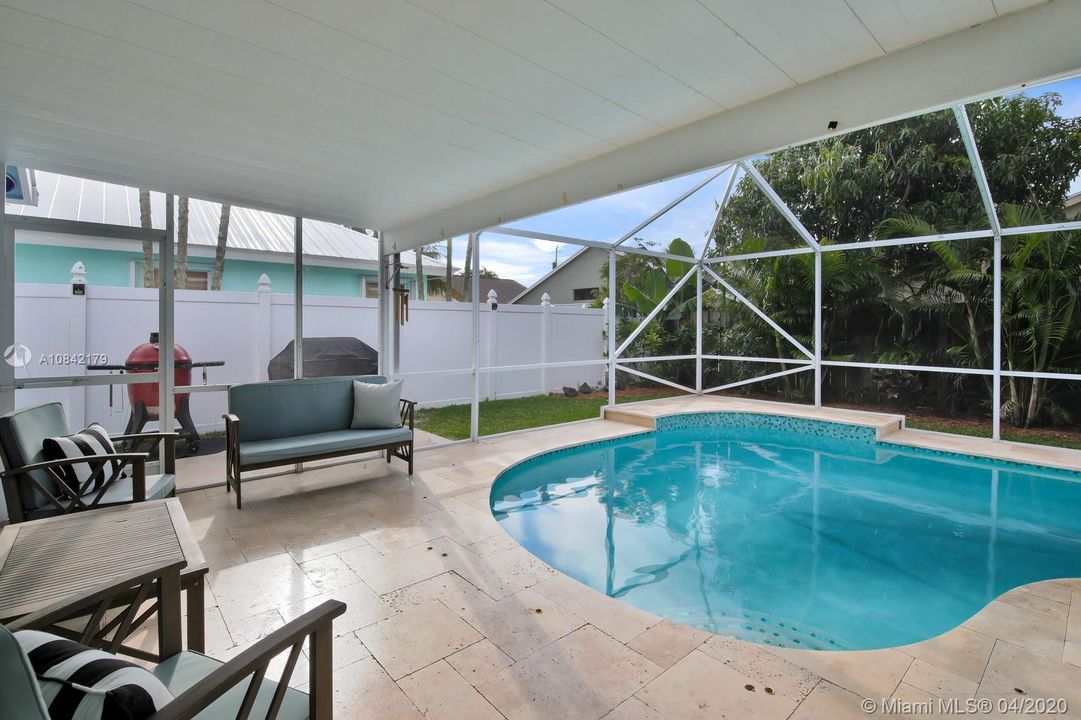 Recently Sold: $399,900 (3 beds, 2 baths, 1370 Square Feet)